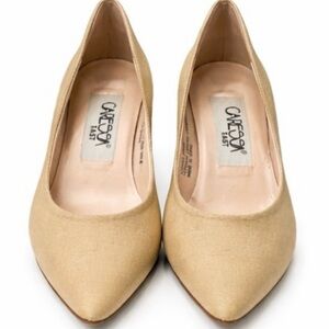 Caresa East Beige Kitten Heel Pumps Size 8.5 Fabric Upper Leather Sole